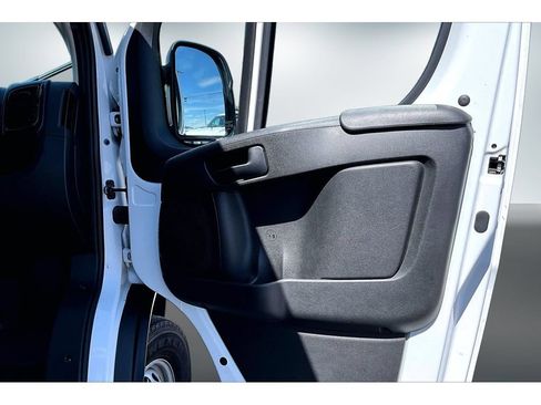 Used 2025 RAM ProMaster 2500 w/ U-Haul Equipment Group FWD image 27