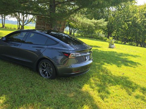 Used 2021 Tesla Model 3 Long Range AWD/4WD image 4