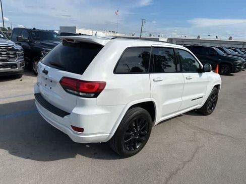 Used 2019 Jeep Grand Cherokee Altitude AWD/4WD image 20