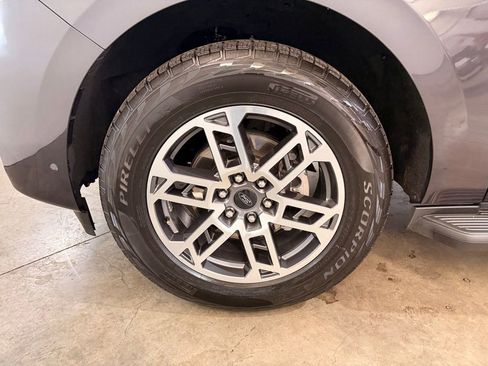 Certified 2025 Ford Expedition Active image 18