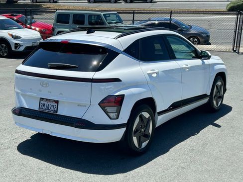 Used 2024 Hyundai Kona Limited FWD image 5
