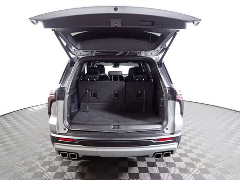 Used 2025 Chevrolet Traverse Z71 AWD/4WD image 15