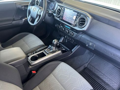 Certified 2021 Toyota Tacoma TRD Off-Road w/ Technology Package AWD/4WD image 14