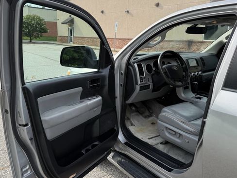 Used 2008 Toyota Sequoia SR5 image 11