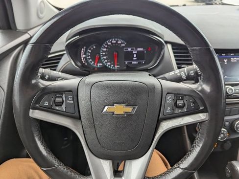 Used 2020 Chevrolet Trax LT w/ Driver Confidence Package image 11