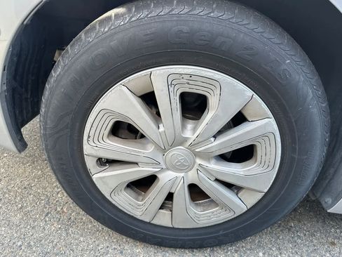 Used 2017 Toyota Prius Two w/ Prius Two Safety Plus Package image 14