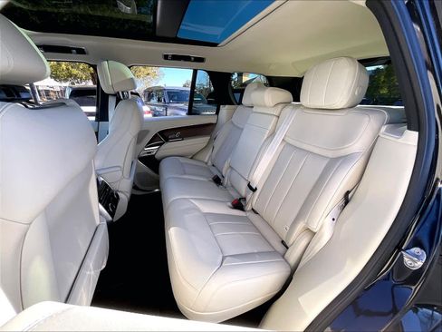 New 2026 Land Rover Range Rover SE image 12