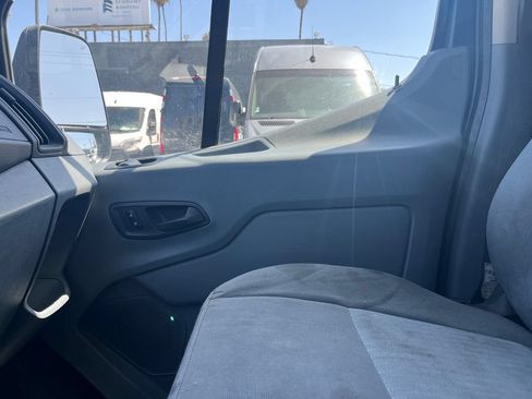 Used 2019 Ford Transit 250 148 High Roof Extended RWD image 15