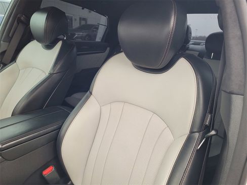 Used 2019 Genesis G80 3.3T Sport image 12