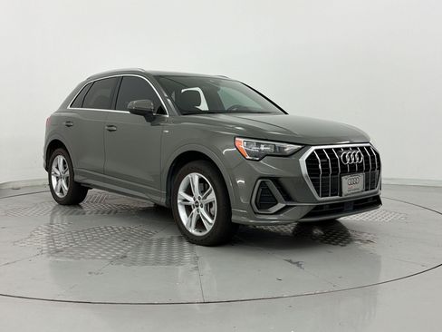 Certified 2021 Audi Q3 2.0T Premium w/ Convenience Package AWD/4WD image 7