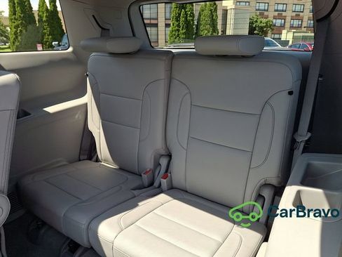 Certified 2023 GMC Acadia SLT w/ Technology Package FWD image 11