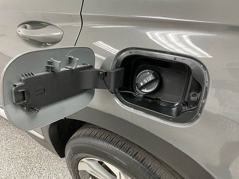 Used 2021 Hyundai Santa Fe SEL image 28