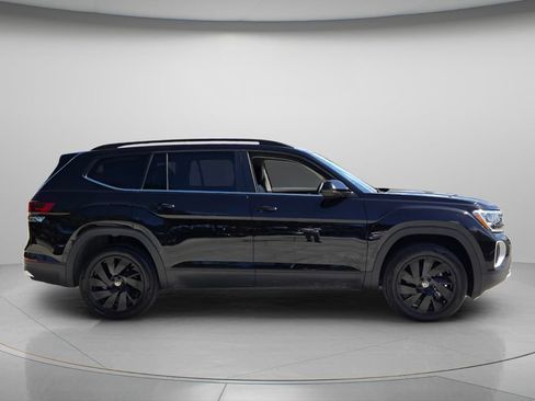 Certified 2026 Volkswagen Atlas SE w/ Panoramic Sunroof Package FWD image 4