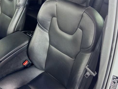 Used 2018 Volvo XC90 T5 Momentum w/ Momentum Plus Package image 20