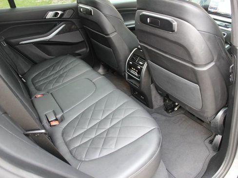 Used 2025 BMW X5 xDrive40i image 24