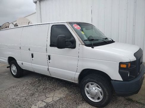 Used 2013 Ford E-250 and Econoline 250 Extended RWD image 11