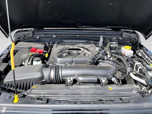 Used 2025 Jeep Wrangler Sport AWD/4WD image 11