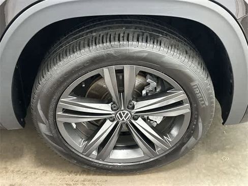 Certified 2022 Volkswagen Atlas Cross Sport SEL R-Line image 6