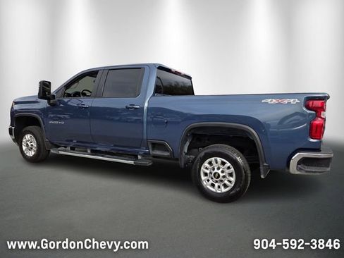 Used 2025 Chevrolet Silverado 2500 LT w/ Convenience Package image 3