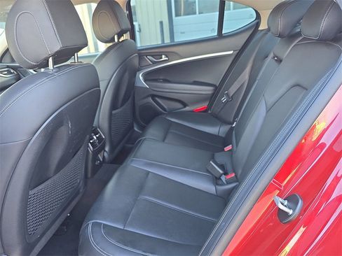 Used 2023 Genesis G70 2.0T image 13