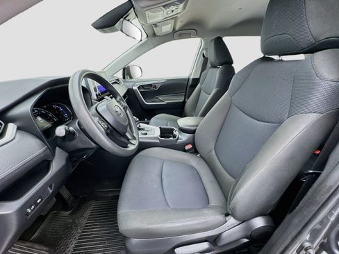 Used 2025 Toyota RAV4 LE AWD/4WD image 13
