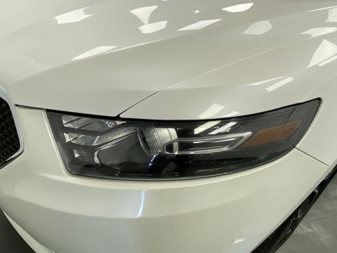 Used 2013 Ford Taurus SHO image 11