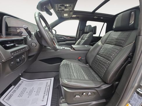 Used 2023 Cadillac Escalade Sport Platinum w/ LPO, ONYX Package AWD/4WD image 9