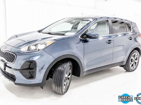 Used 2022 Kia Sportage LX image 2