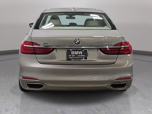 Used 2019 BMW 750i xDrive w/ Cold Weather Package AWD/4WD image 7
