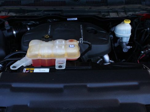 Used 2014 RAM 1500 Laramie RWD image 29