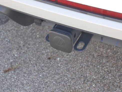 Used 2024 Volkswagen Atlas Peak Edition SE image 7