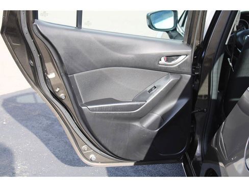 Used 2014 MAZDA MAZDA3 i Touring image 11