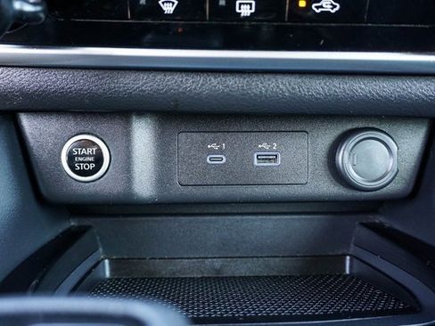 Used 2023 Nissan Rogue S image 16