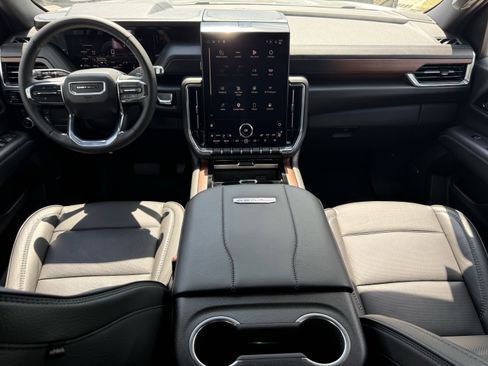 Used 2025 GMC Yukon XL Denali image 13