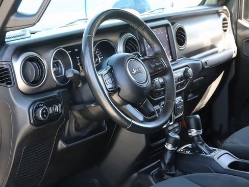 Used 2021 Jeep Gladiator Sport image 12