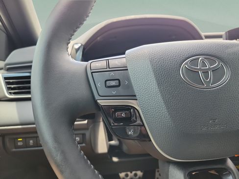 Used 2025 Toyota Camry XSE FWD image 21