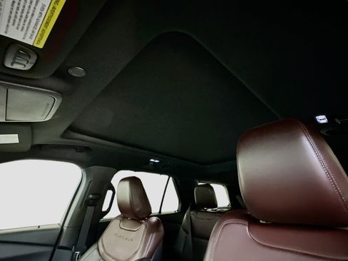 Used 2020 Ford Explorer Platinum w/ Premium Technology Package image 27