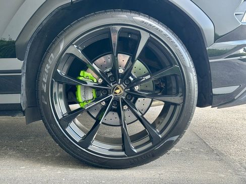 Used 2021 Lamborghini Urus image 16