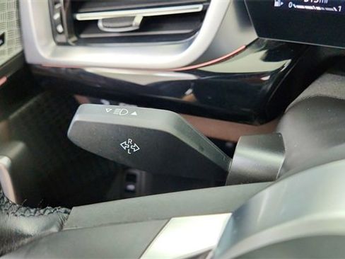 Used 2024 BMW X1 xDrive28i w/ Premium Package image 41