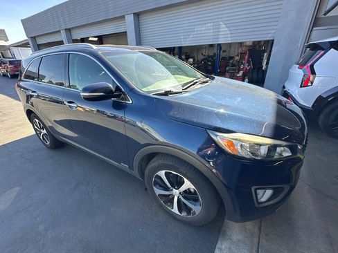 Used 2016 Kia Sorento EX w/ EX Premium Package image 2