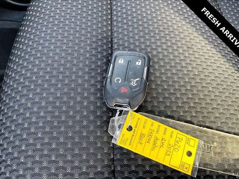 Used 2023 GMC Acadia SLE w/ Driver Convenience Package image 34