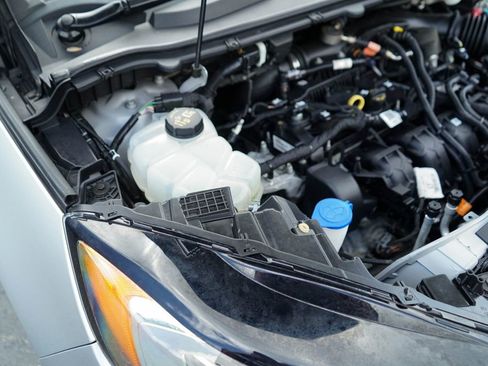 Used 2020 Ford Edge SE image 34