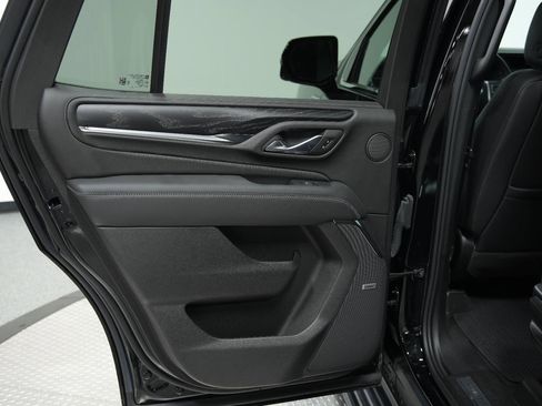 Used 2024 GMC Yukon Denali w/ Advanced Technology Package image 25