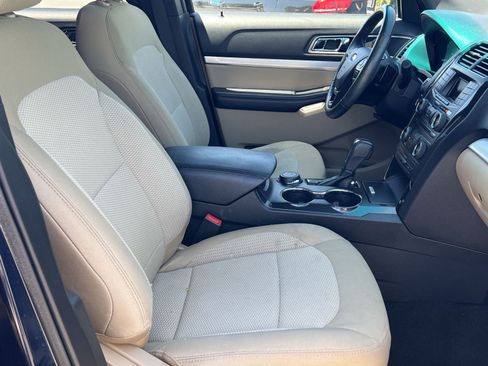 Used 2016 Ford Explorer XLT AWD/4WD image 28