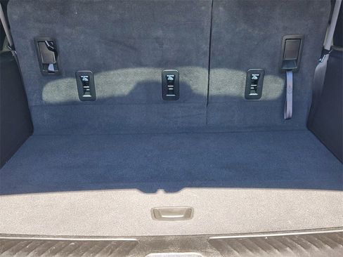 Used 2024 Chevrolet Suburban LT image 33