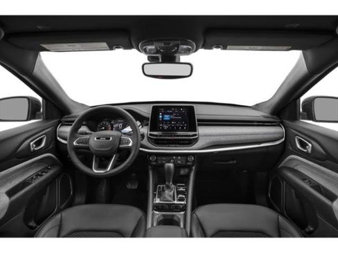 Used 2025 Jeep Compass Latitude w/ Convenience Group AWD/4WD image 10