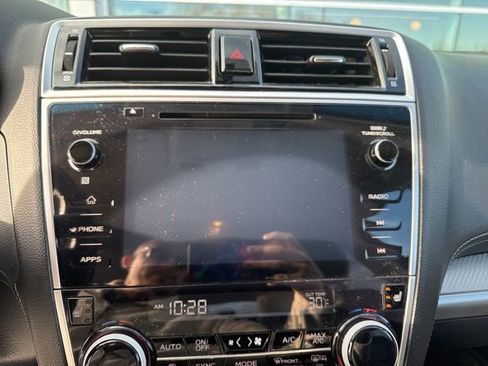 Used 2019 Subaru Outback 2.5i Premium image 10