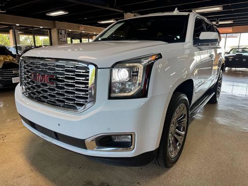 Used 2018 GMC Yukon Denali RWD image 3