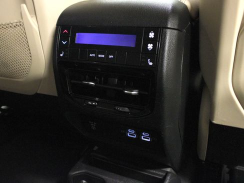 Used 2021 Jeep Grand Cherokee L Limited w/ Luxury Tech Group II image 18