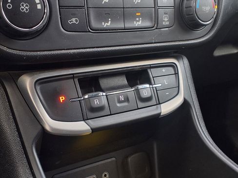 Used 2023 GMC Terrain SLE image 10